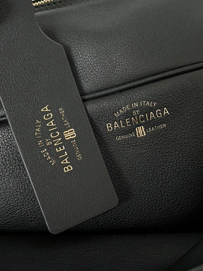 Modern Refined Crossbody Bag