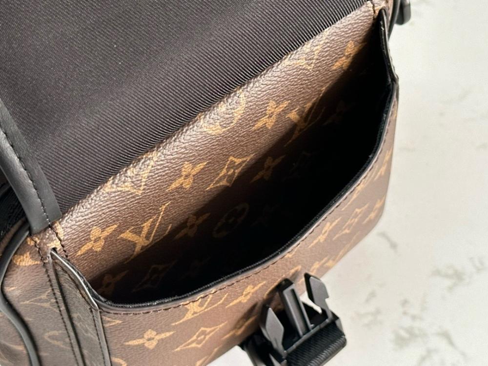Classic Leather Travel Bag – Limited Edition