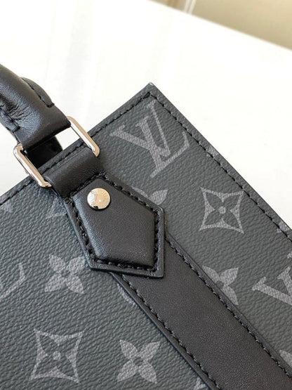 Classic Modern Leather Shoulder Bag