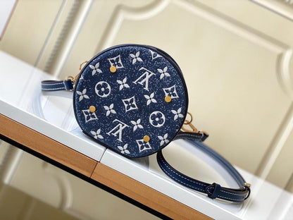 Elegant Leather Shoulder Bag – Limited Edition