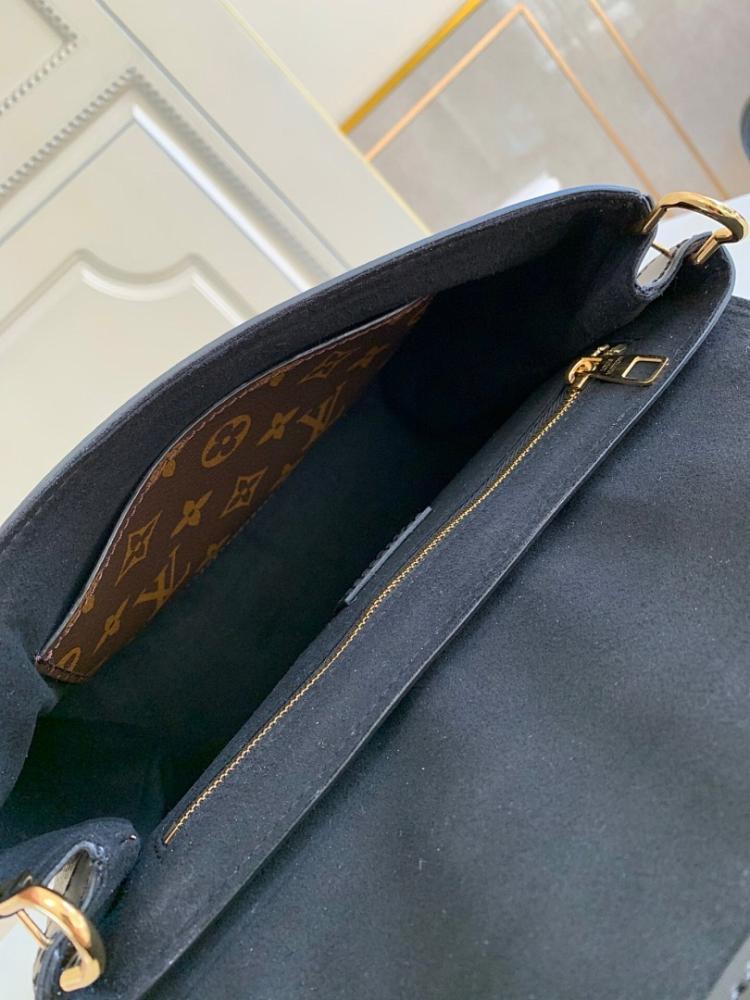 Italian-Inspired Elegant Leather Travel Bag