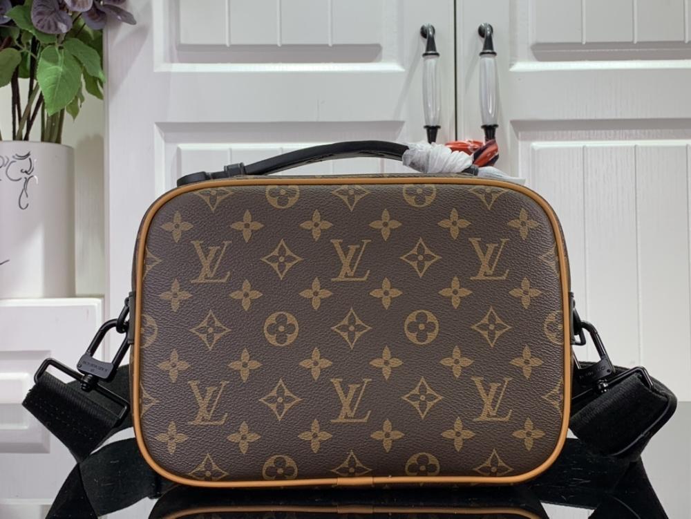 Classic Shoulder Bag
