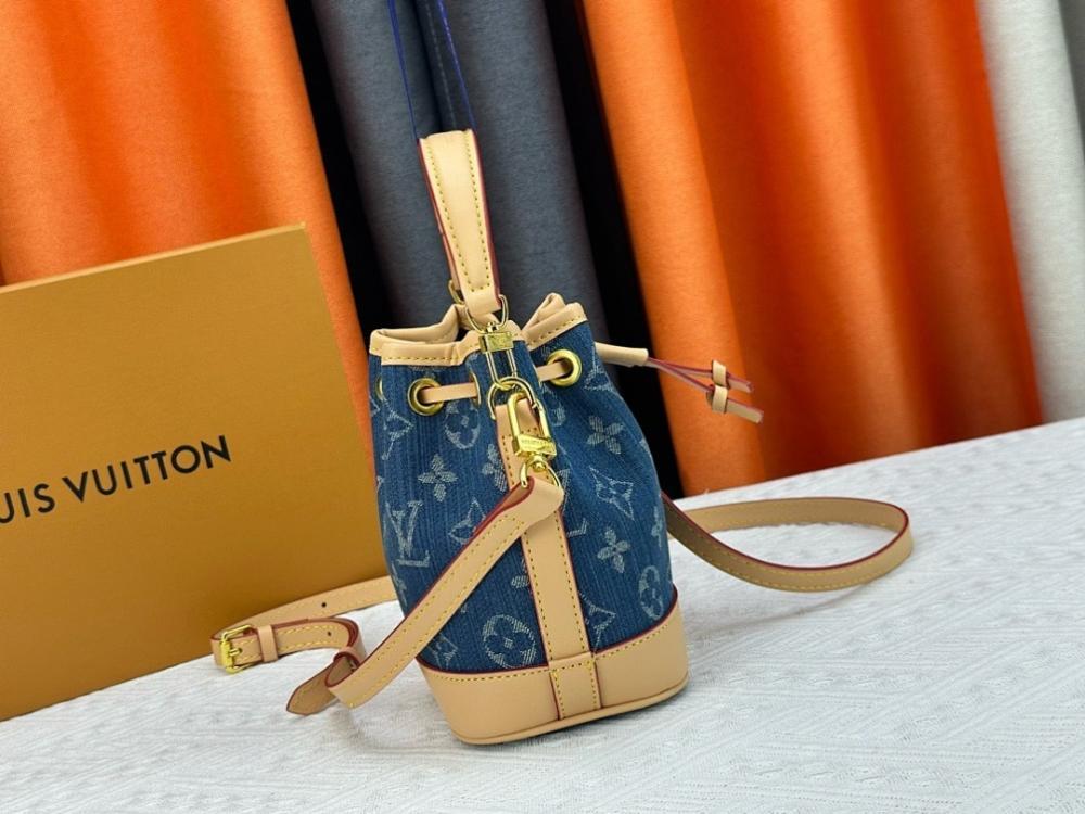 Modern Stylish Leather Top Handle Bag