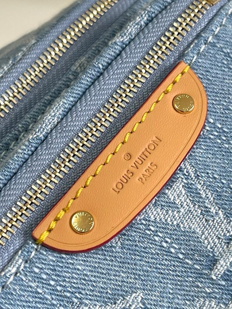 Classic Leather Shoulder Bag – Limited Edition
