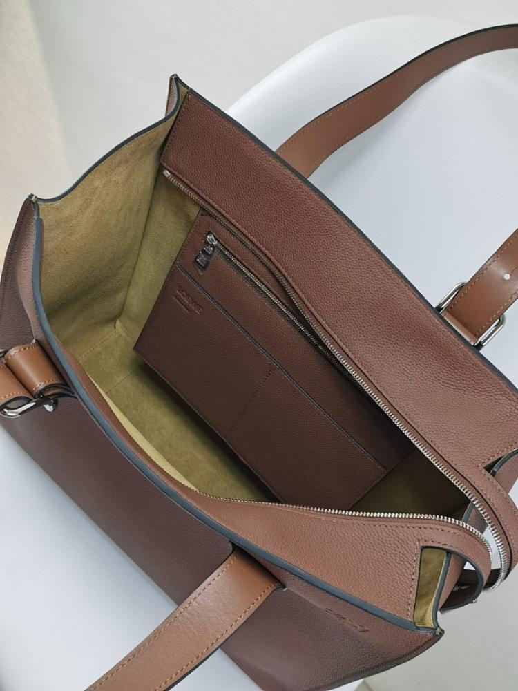 Modern Elegant Leather Bag