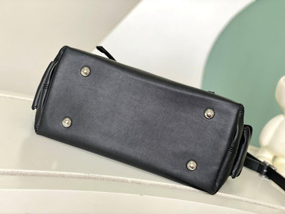 Classic Italian-Inspired Leather Shoulder Bag