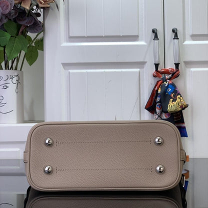 Elegant Shoulder Bag