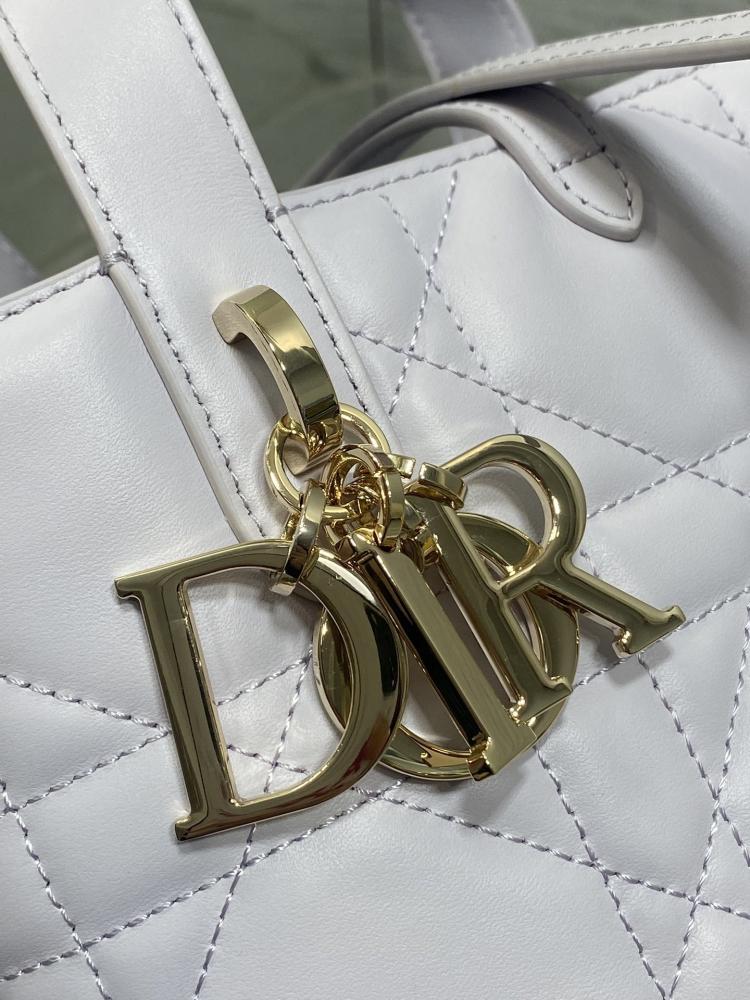 Elegant Leather Top Handle Bag