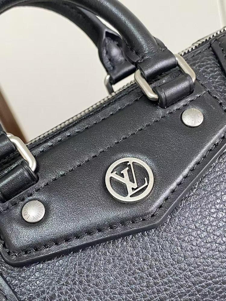 Modern Luxury Leather Bag – Limited Edition