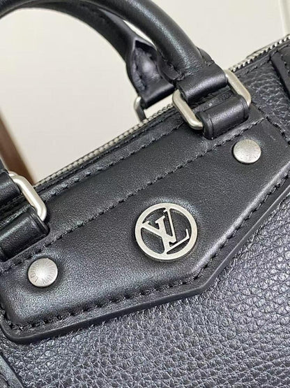 Modern Luxury Leather Bag – Limited Edition