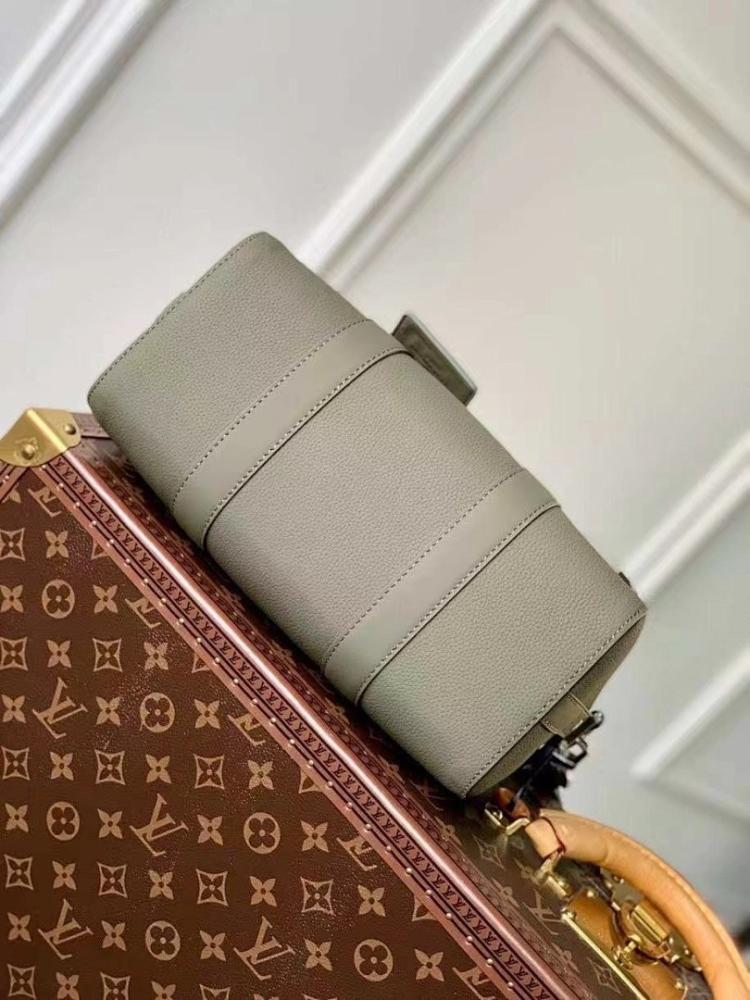 Elegant Refined Calfskin Shoulder Bag