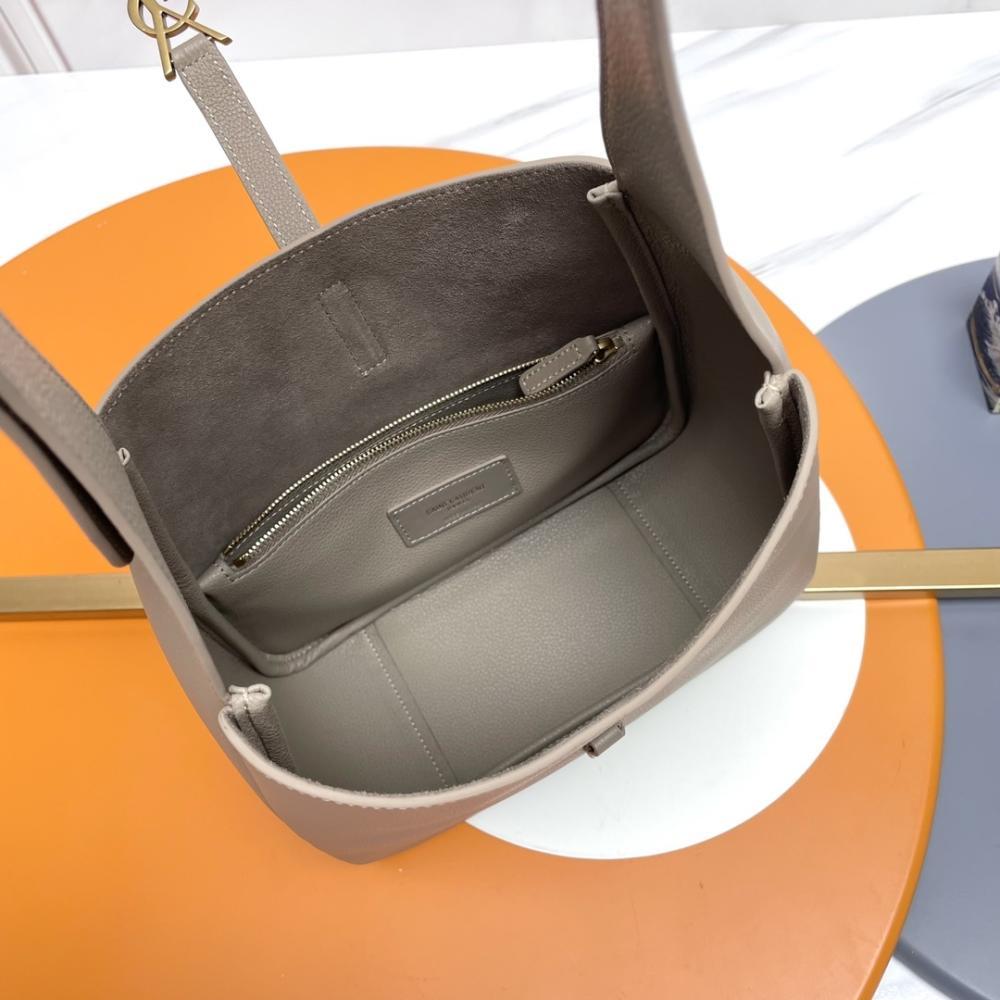 Classic Leather Shoulder Bag