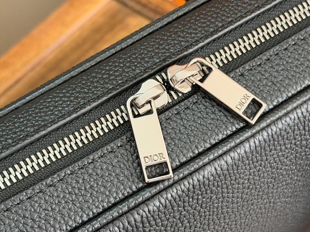 Modern Italian-Inspired Black Leather Crossbody Bag