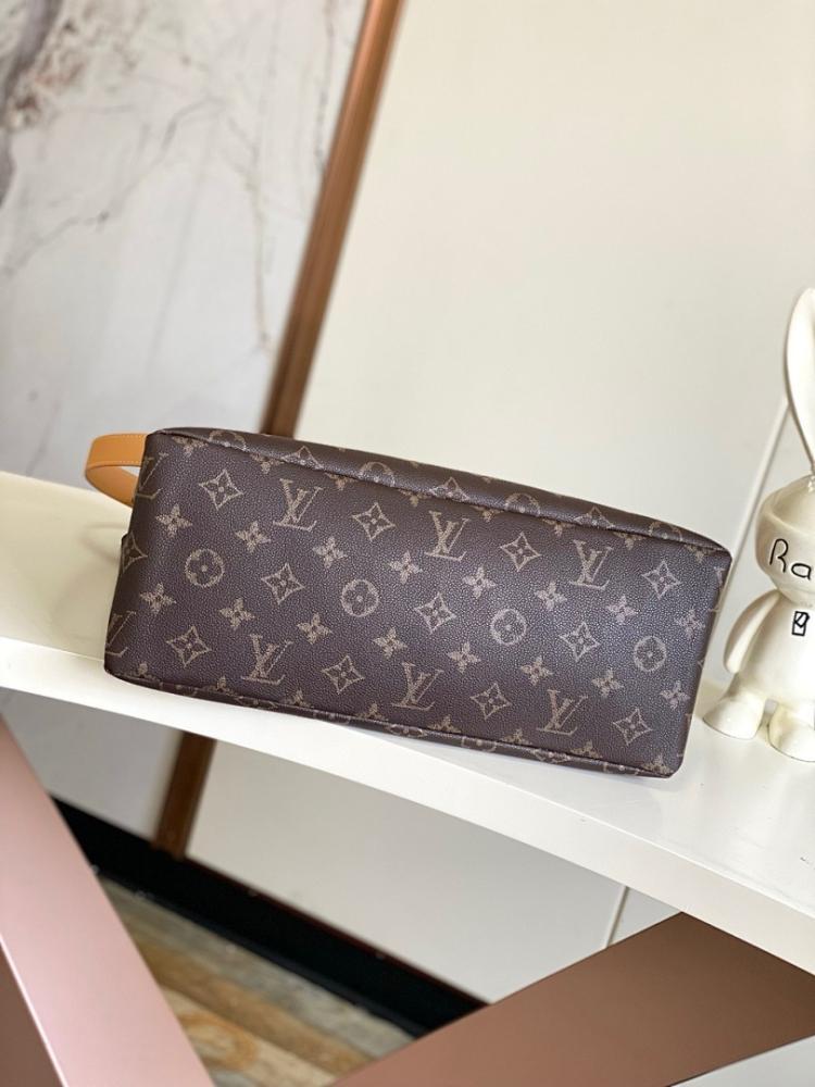 Stylish Refined Leather Tote Bag