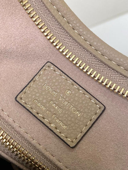 Modern Refined Leather Crossbody Bag