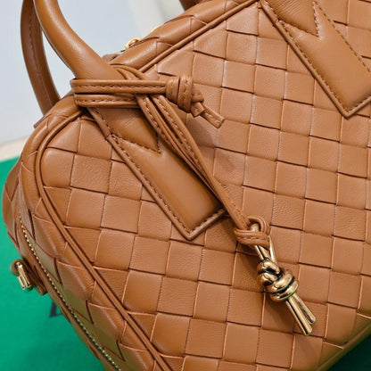 Elegant Top Handle Bag – Special Edition