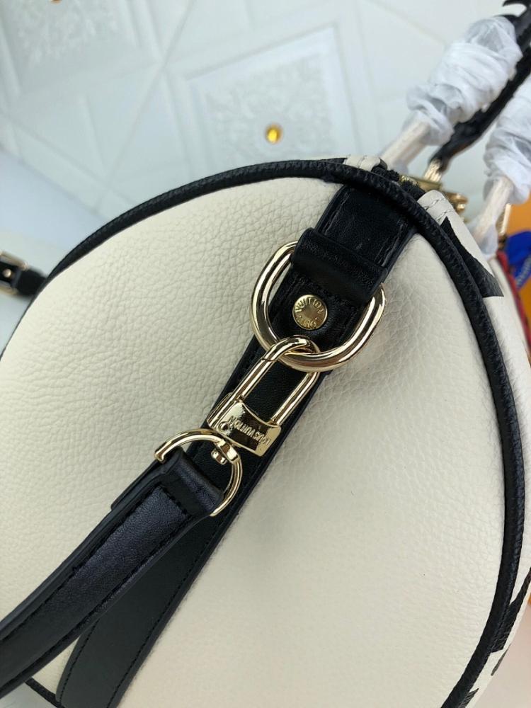 Elegant Top Handle Bag – Limited Edition