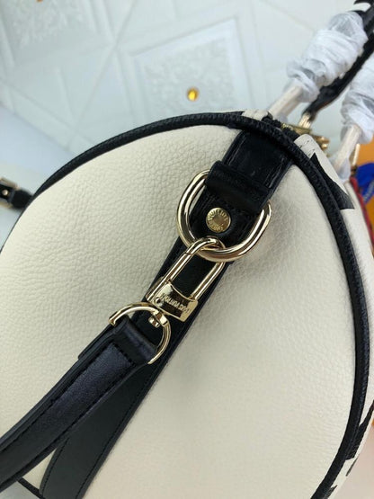 Elegant Top Handle Bag – Limited Edition