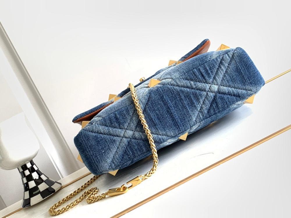 Stylish Quilted Lambskin Shoulder Bag – Limited Edition