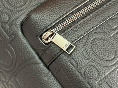 Stylish Refined Black Quilted Calfskin Crossbody Bag