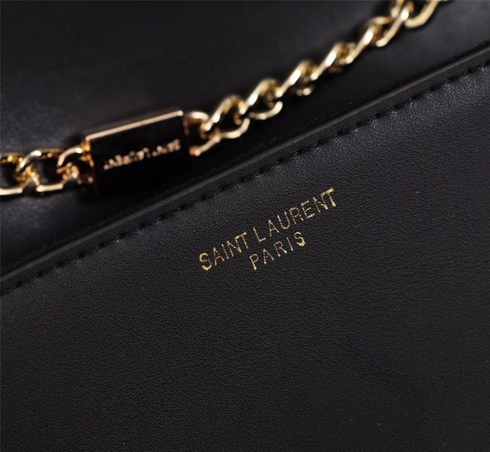 Elegant Leather Shoulder Bag – Limited Edition