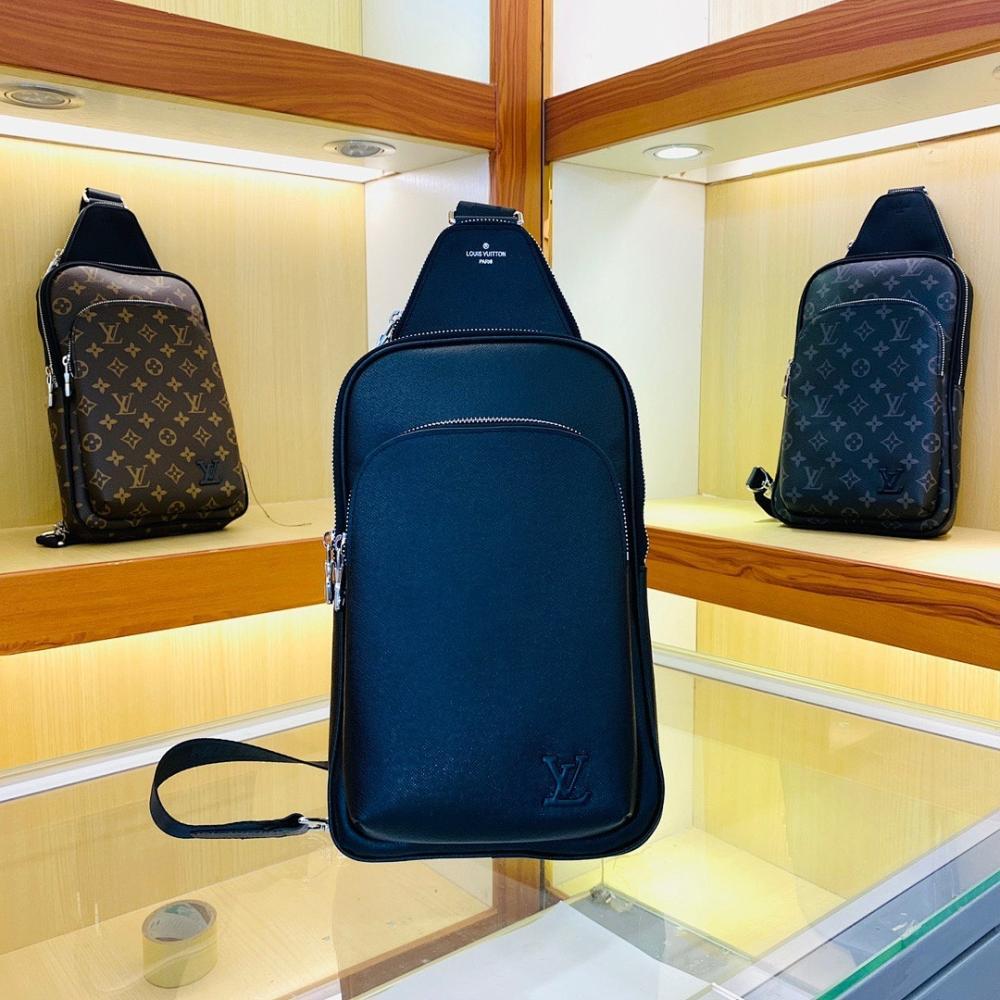 Modern Refined Leather Shoulder Bag