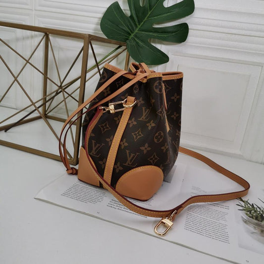 Modern Elegant Bucket Bag – Special Edition
