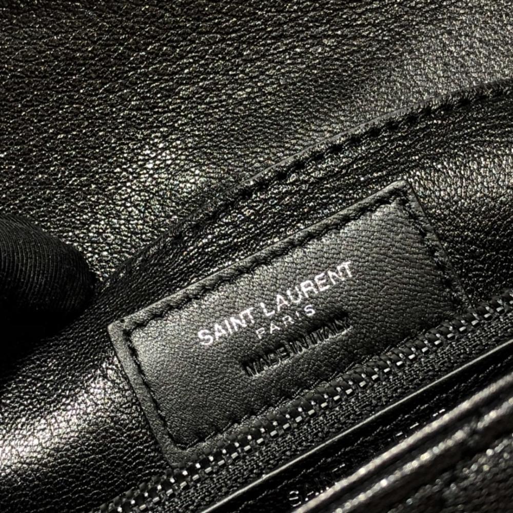Classic Shoulder Bag