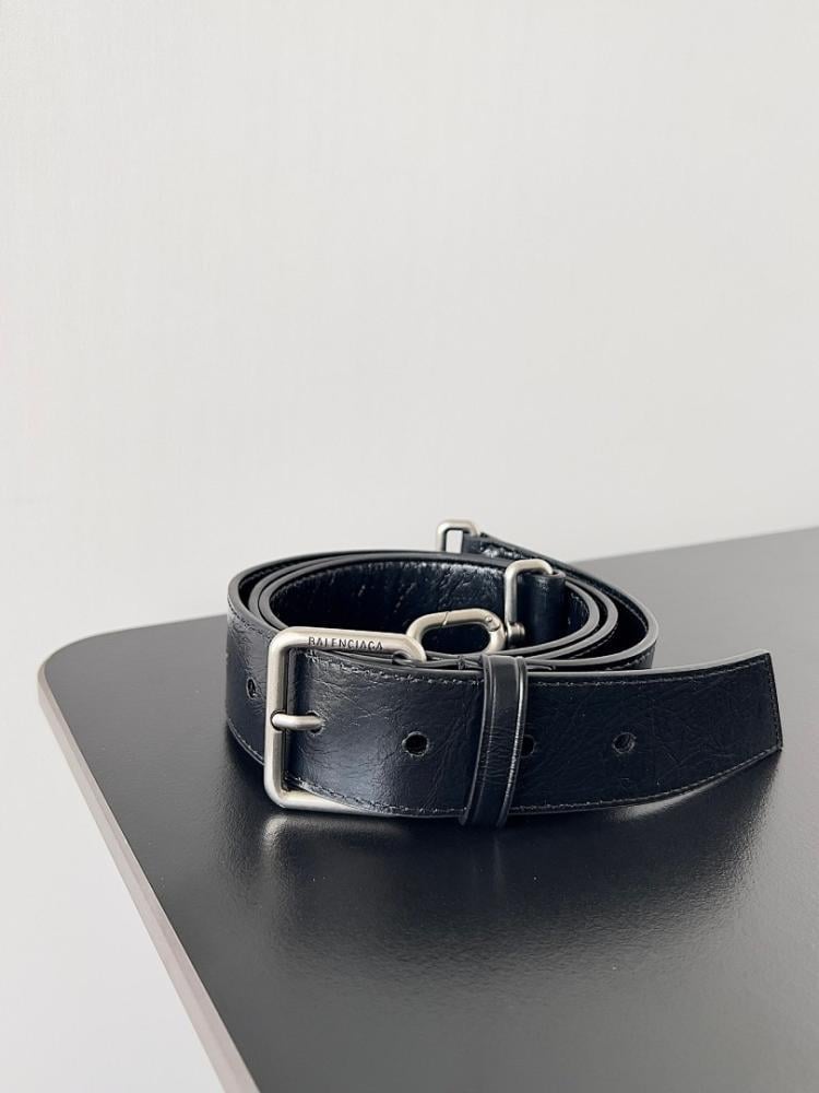 Modern Black Leather Shoulder Bag