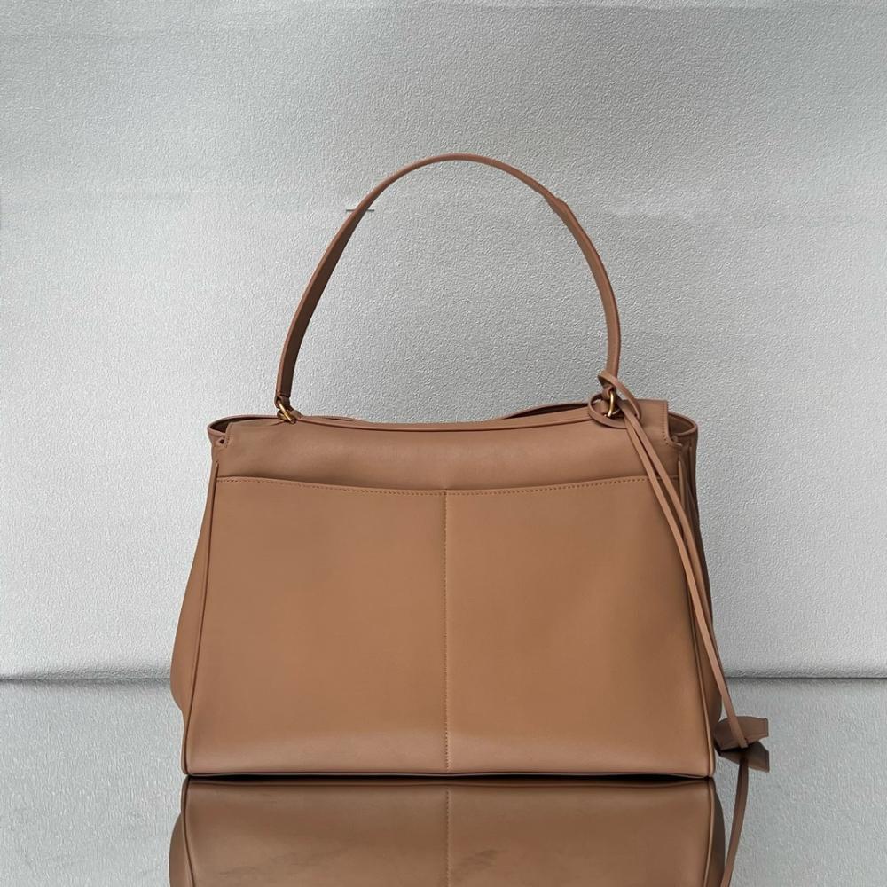 Elegant Leather Top Handle Bag