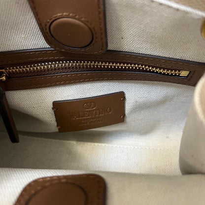 VLogo Signature Leather Shoulder Bag