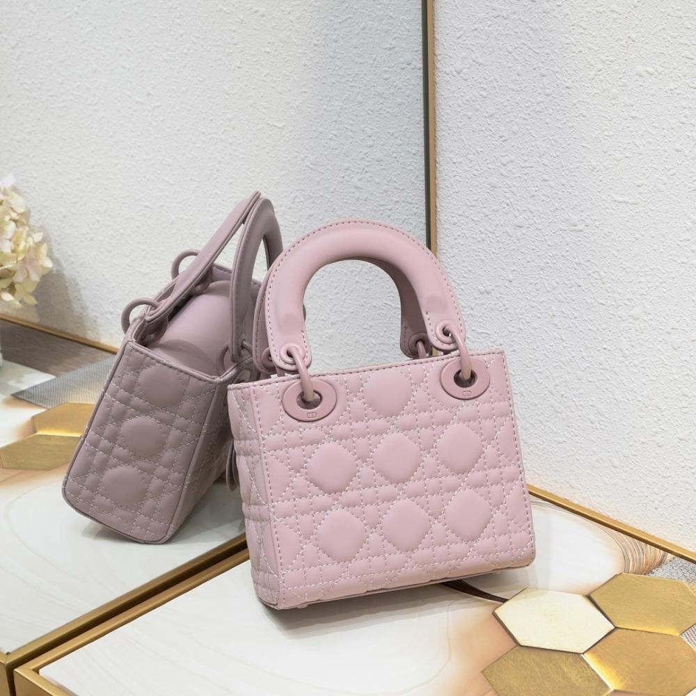 Italian-Inspired Elegant Shoulder Bag