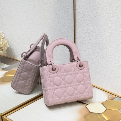 Italian-Inspired Elegant Shoulder Bag