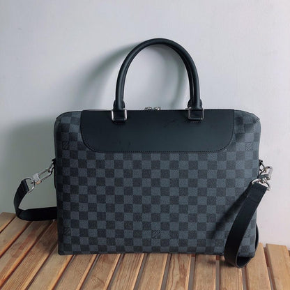 Modern Refined Silver Leather Travel Bag