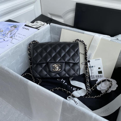 Elegant Leather Top Handle Bag