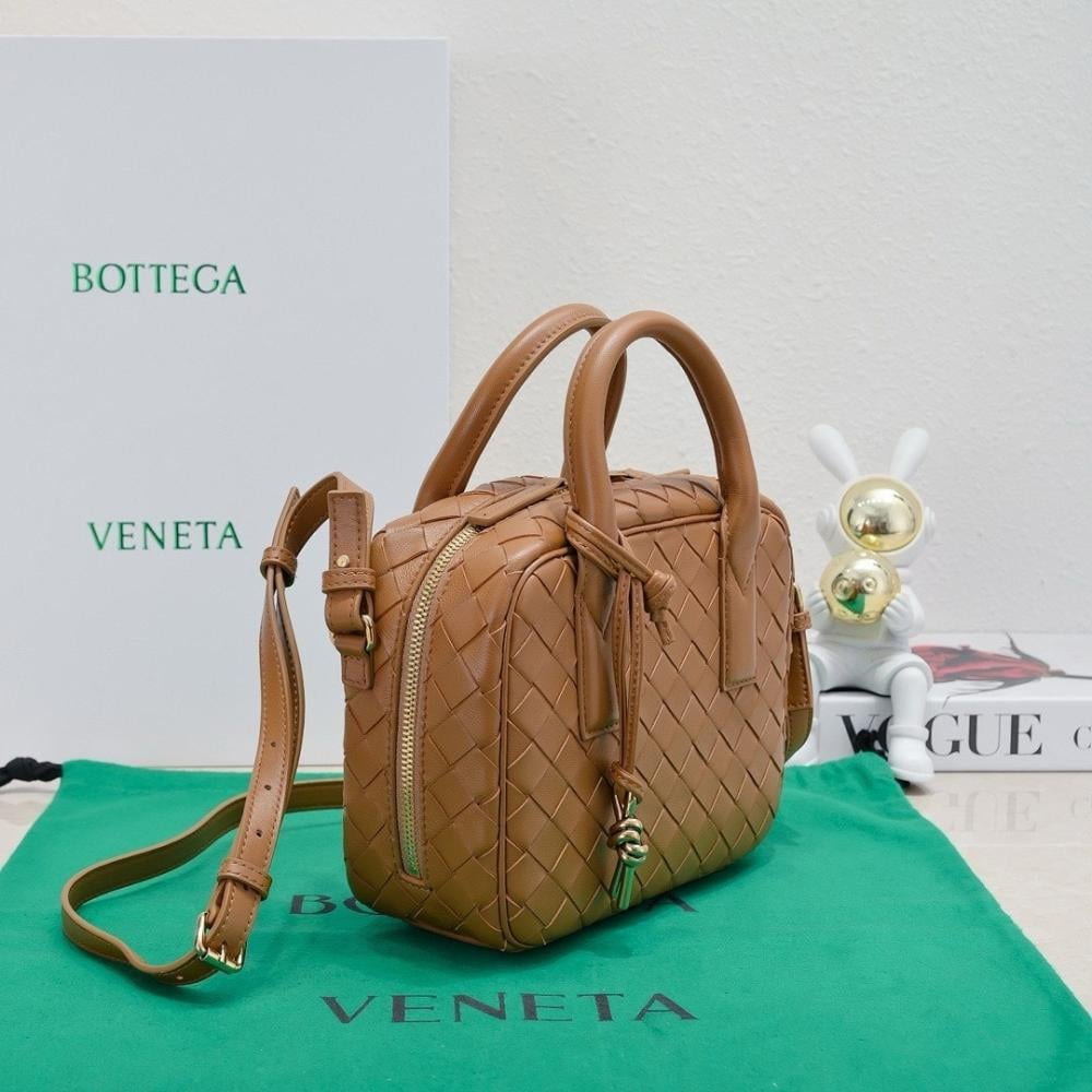 Elegant Top Handle Bag – Special Edition