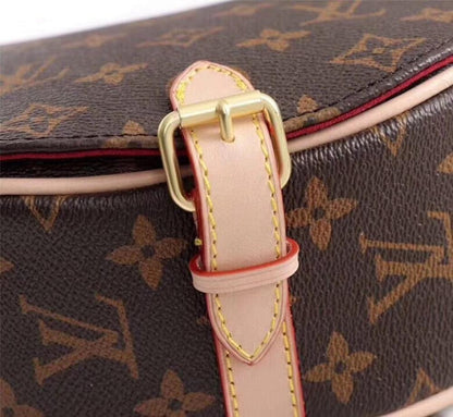 Modern Italian-Inspired Shoulder Bag