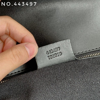 Elegant Shoulder Bag – Limited Edition