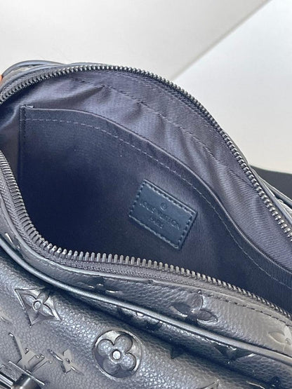 Classic Italian-Inspired Leather Shoulder Bag