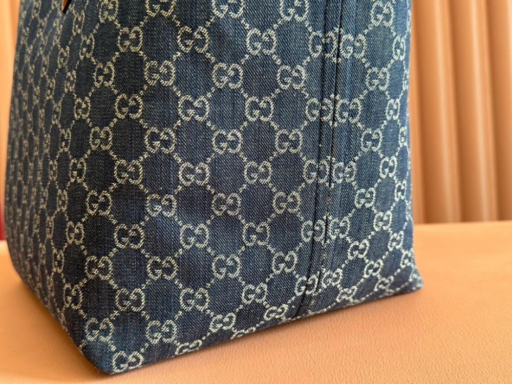 Stylish Refined Crossbody Bag