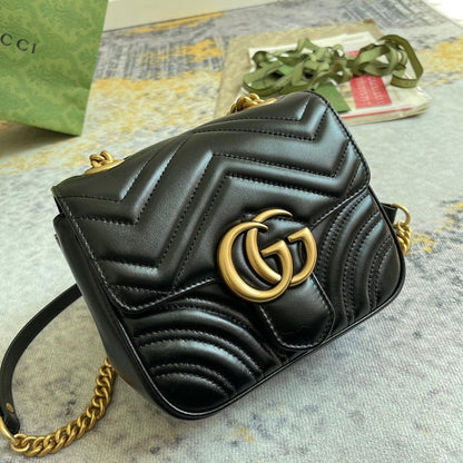 Modern Italian-Inspired Shoulder Bag