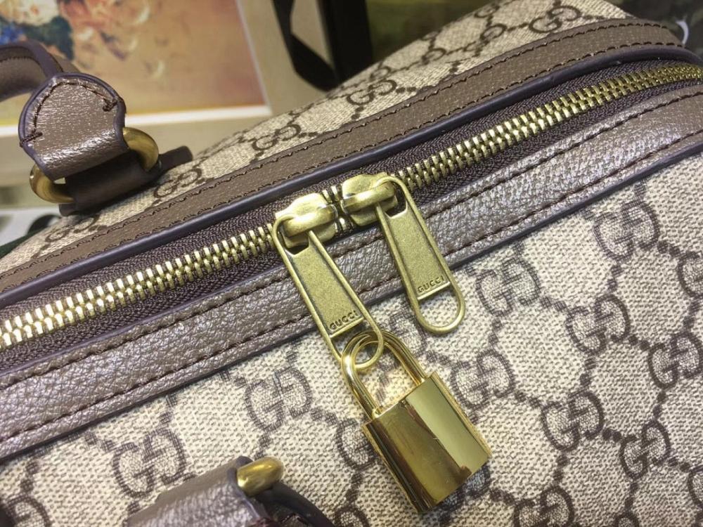 Elegant Shoulder Bag – Limited Edition