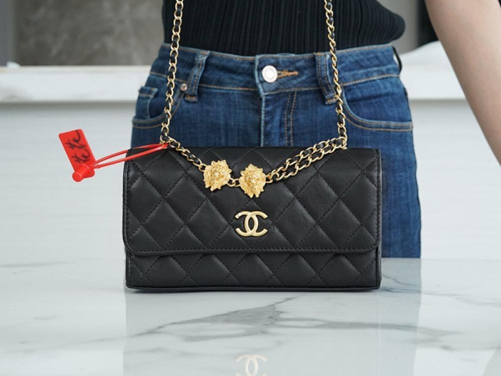 Elegant Leather Shoulder Bag