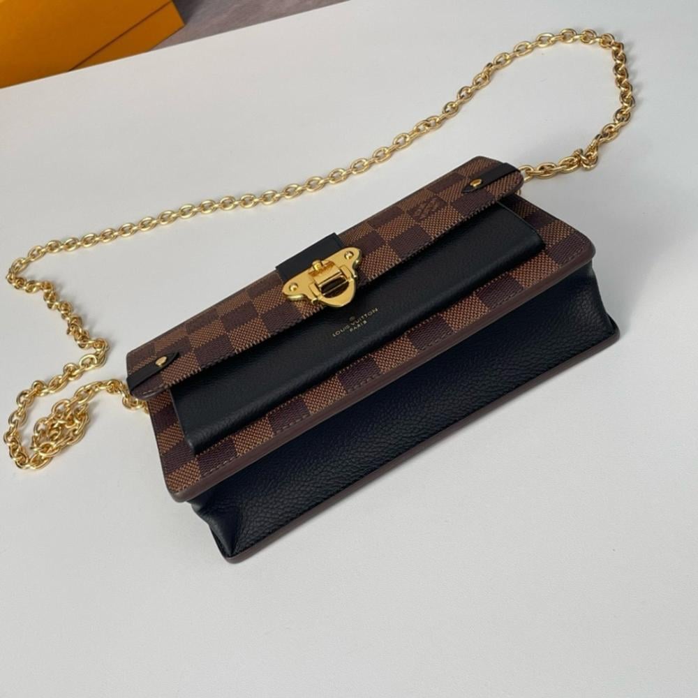 Elegant Refined Gold Leather Crossbody Bag
