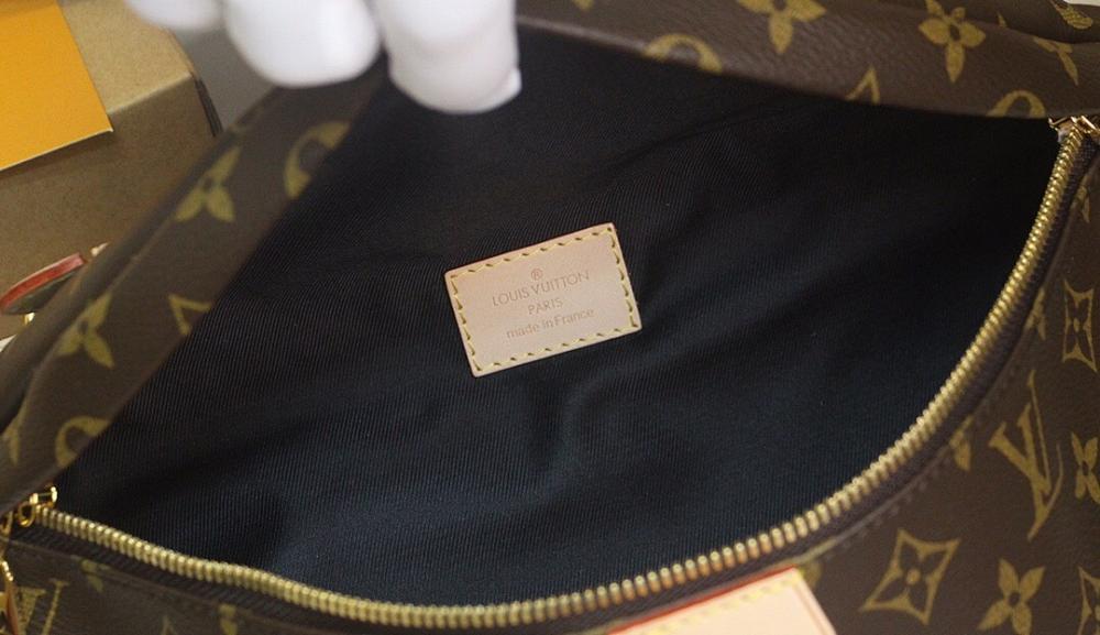 Classic Italian-Inspired Gold Leather Crossbody Bag
