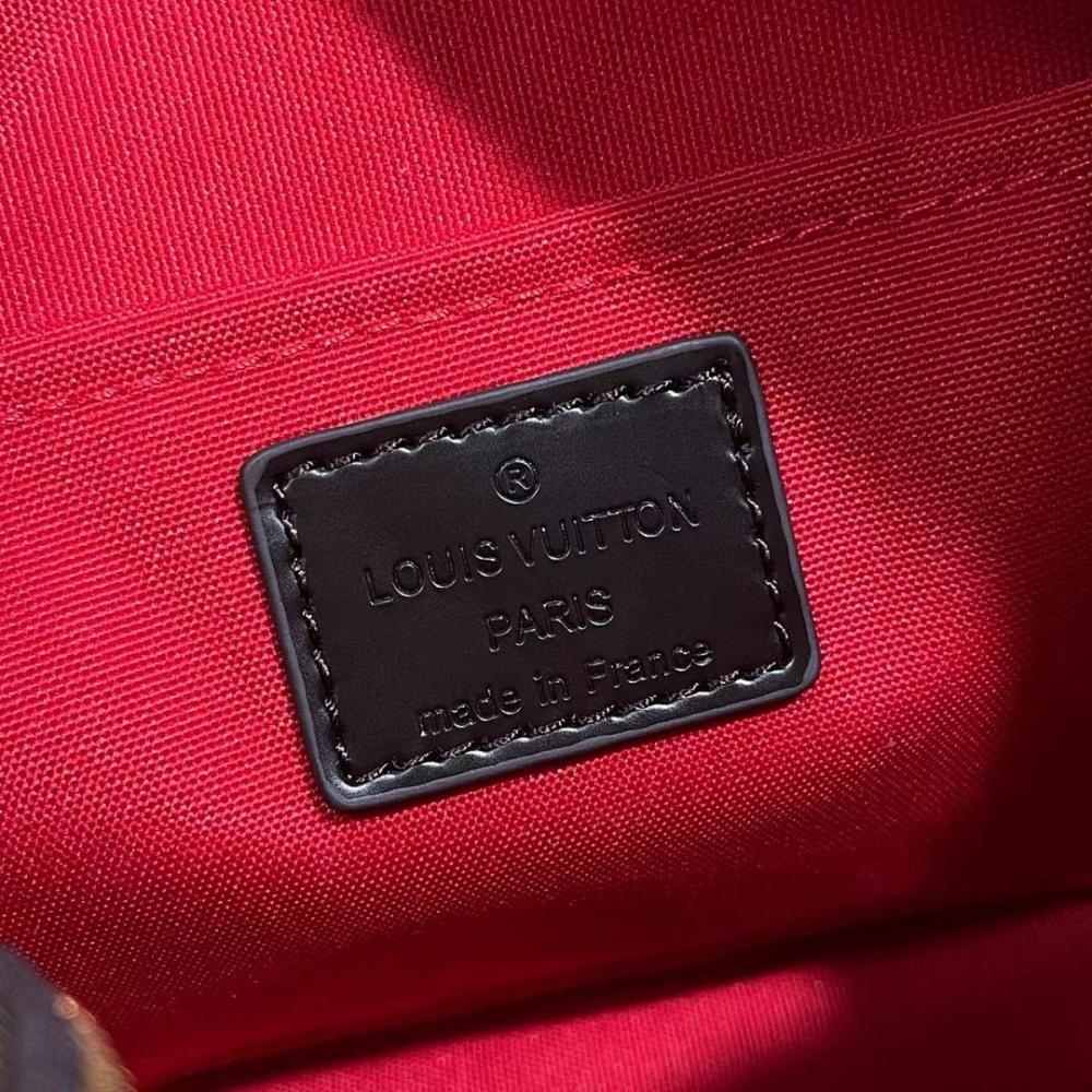 Elegant Refined Leather Travel Bag
