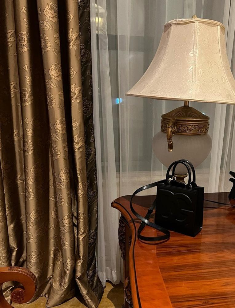 Stylish Black Crossbody Bag – Limited Edition