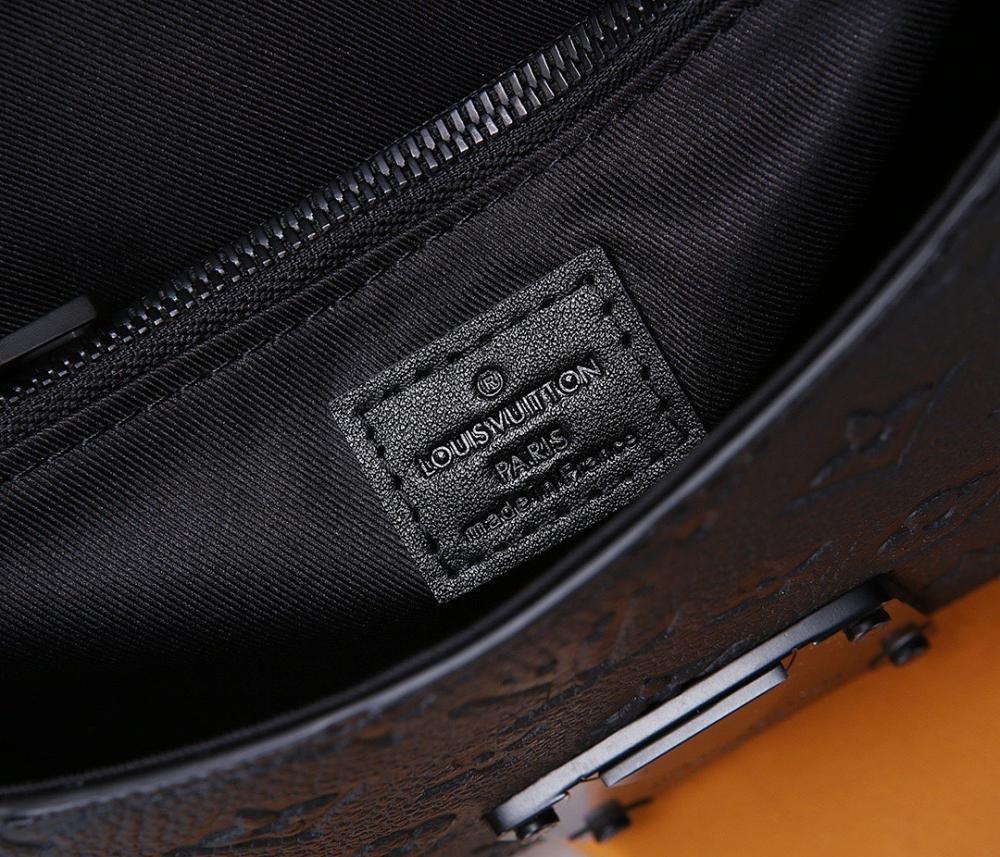 Italian-Inspired Elegant Black Leather Shoulder Bag