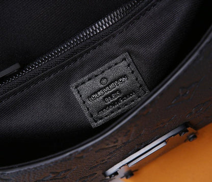 Italian-Inspired Elegant Black Leather Shoulder Bag