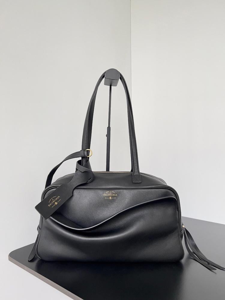 Modern Refined Crossbody Bag